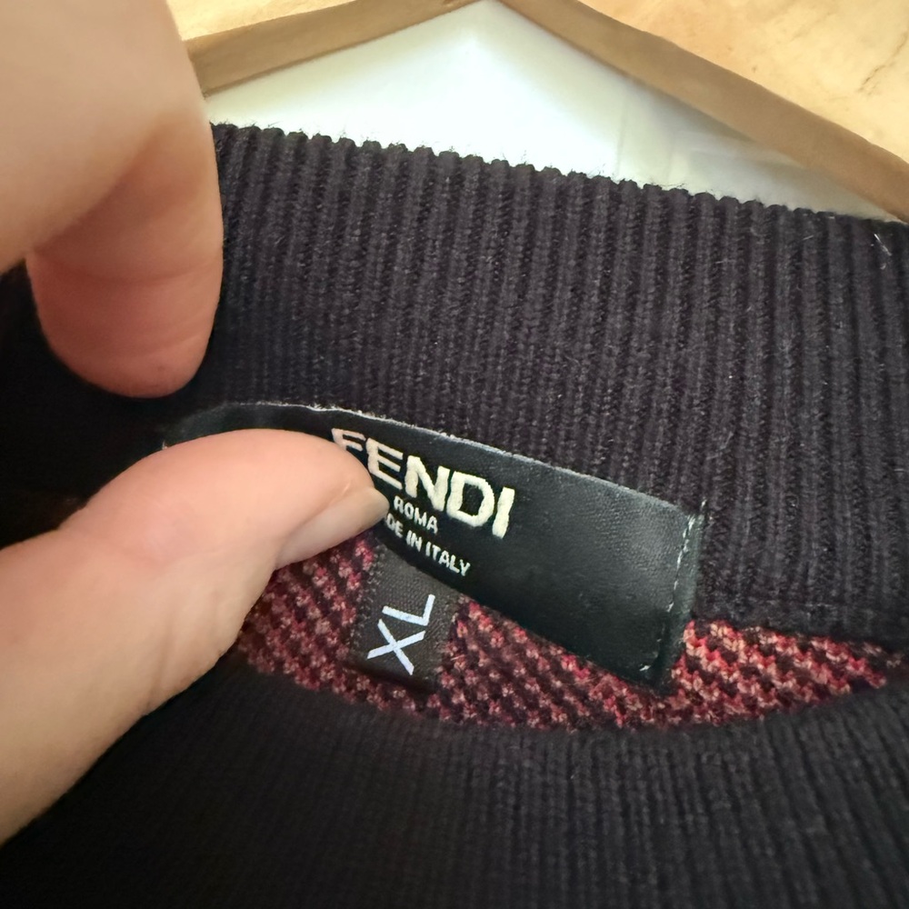 Fendi Logo Sweater - Picture 3 of 5